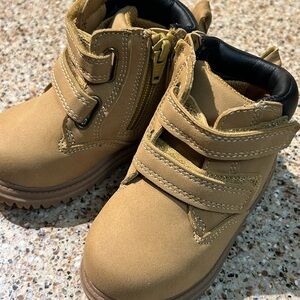 Toddler size 5 boots NEW never worn